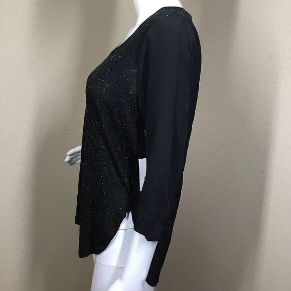 Eric + Lani V-Neck Top C4 - Picture 4 of 6